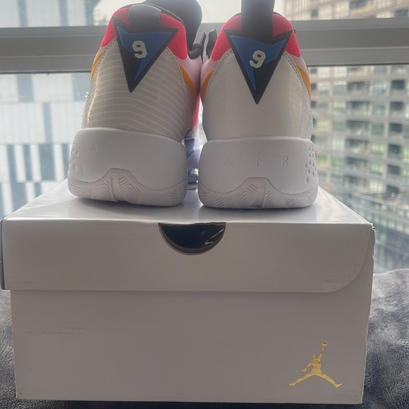 Women’s Jordan Zoom ‘92 - Picture 6 of 8